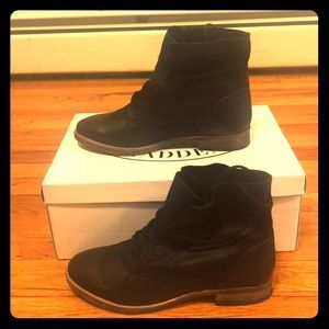 Steve Madden Eureka Black Leather (NEVER WORN)